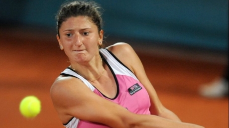 Begu şi Halep, în sferturi la Fes