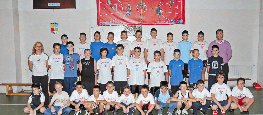 C.S. Steaua Magic – Micii magicieni din teren