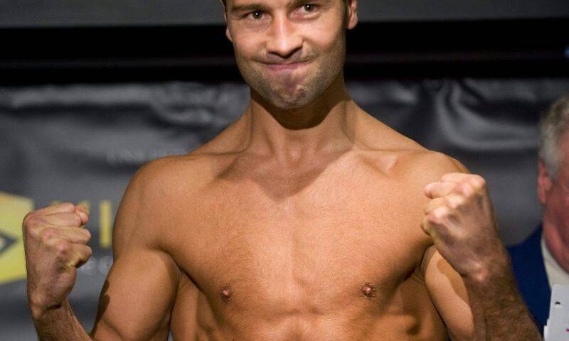 Bute îşi păstrează titlul mondial!