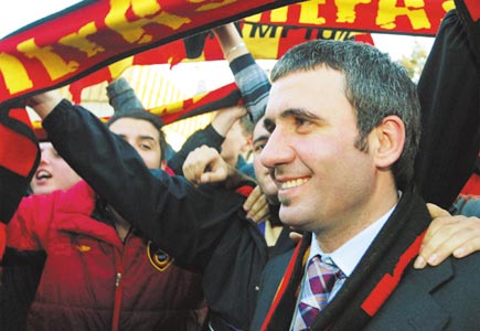 Presa turca sare la gatul lui Hagi