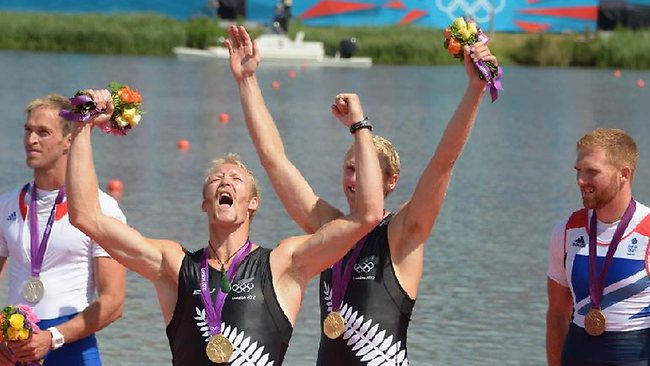 Aur la două rame fără cârmaci pentru Noua Zeelandă