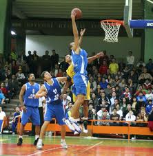 Începe finala campionatului naţional masculin de baschet