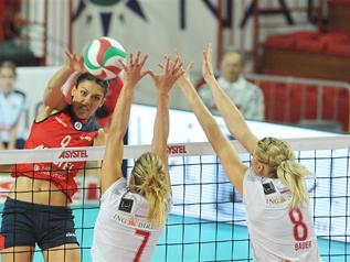 Titlul olimpic la volei râvnit peste mări şi ţări