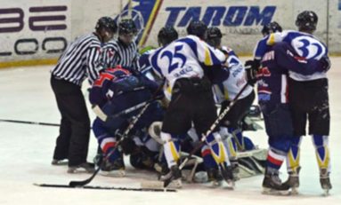 Bătaie la hochei