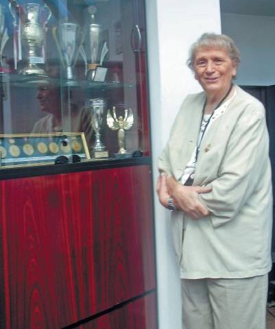 IOLANDA BALAS -“curtata” de americani cu un Volksvagen si 15000 de dolari