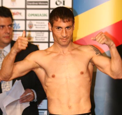 Viorel Simion va lupta pentru titlul european la categoria pană