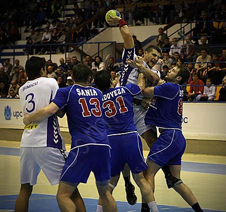 Egal în derby-ul suferinţei!