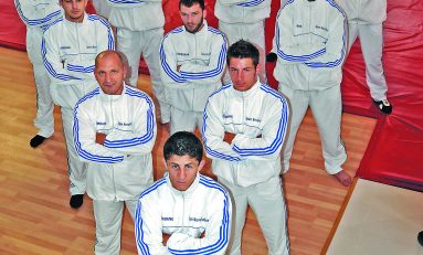 C.S. Lupii Albaştri – Sport Revolution