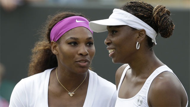 Surorile Williams defilează spre al cincilea titlu la Wimbledon