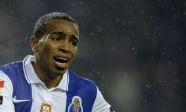 Chelsea l-a transferat pe Alvaro Pereira de la Porto