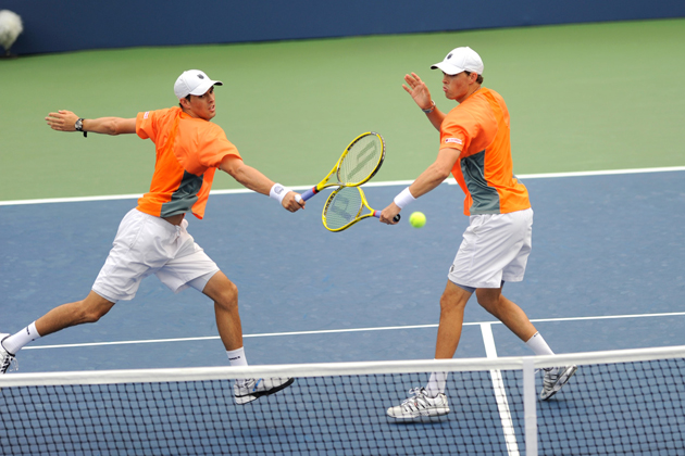 Frații Bryan au ajuns la al treilea Wimbledon