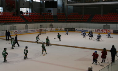 Hochei de la mic la mare în "Ice Hokey is for me"