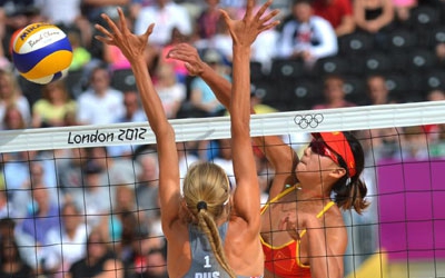 Mamaia găzduieşte primul turneu naţional de volei pe plajă