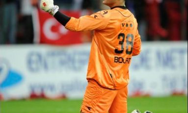 Boloni salvat. Portarul Bolat califica pe Standard in primavara Europa League!