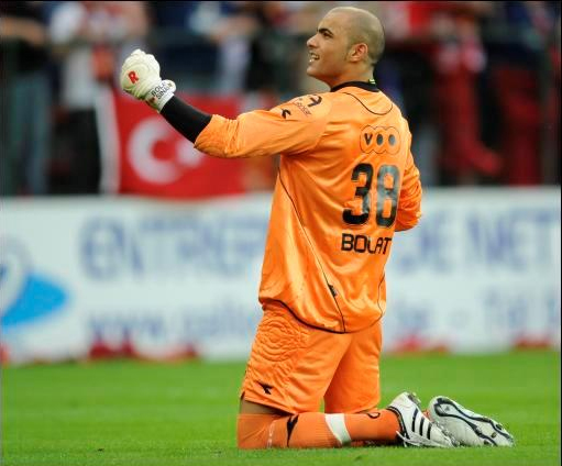 Boloni salvat. Portarul Bolat califica pe Standard in primavara Europa League!