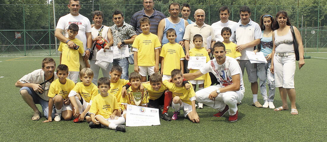Dan Chilom, campion municipal la fotbal cu grupa de copii 2002 de la Mircea Eliade