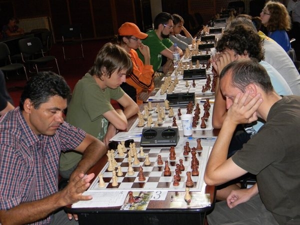 Românii, victorioşi în runda a 9-a a Olimpiadei de şah