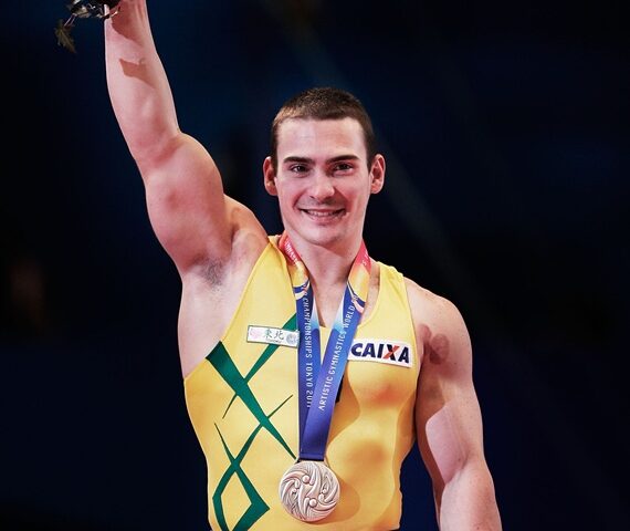 Brazilianul Zanetti, aur la inele și rusoaica Mustafina, aur la paralele