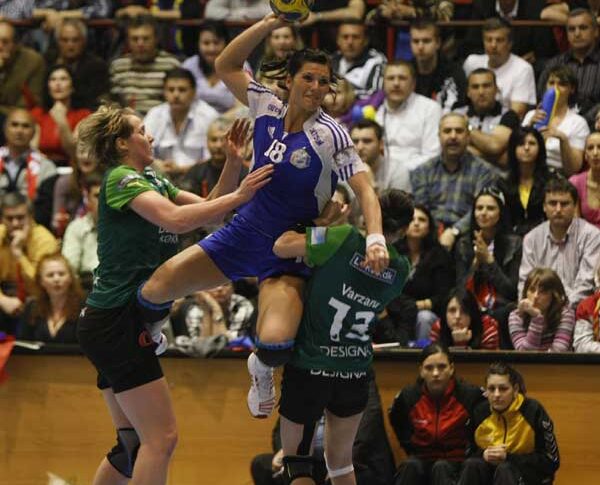 Oltchim joacă la Bucureşti returul finalei Ligii Campionilor