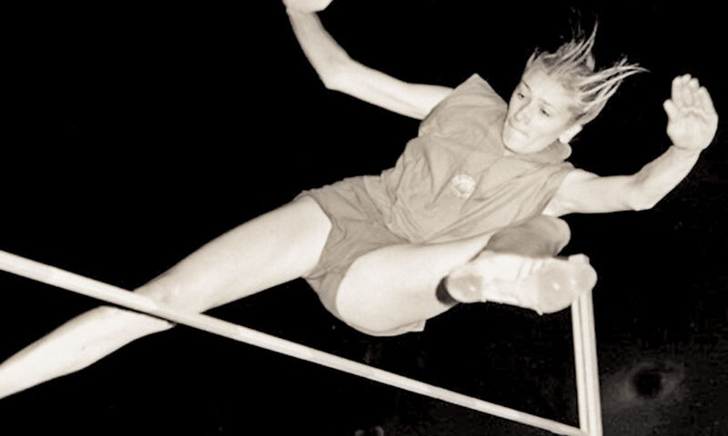 Cine va lua medalia cu numărul 300?