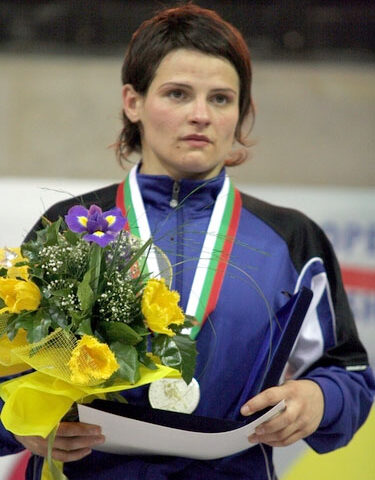 Medalie pentru România la CE de lupte: Estera Dobre s-a “logodit” cu argintul european