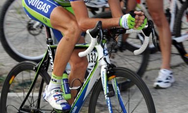 Nibali triumfă în cursa celor două mări