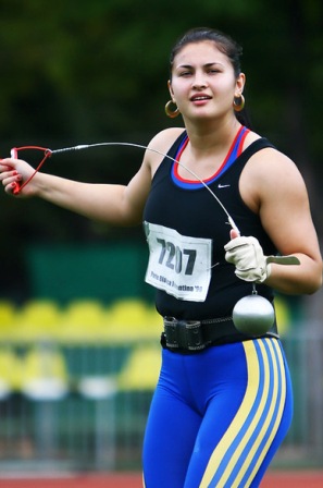 Favoriţii s-au impus la aruncări