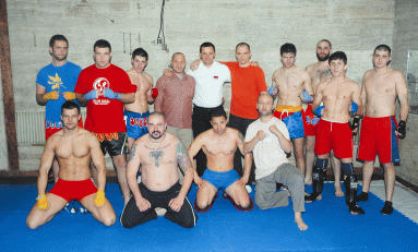 C.S. Clanul Lupilor Albaştri: Kempo-Sambo-MMA Un sparing cât o competiţie