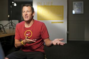 Lance Armstrong îşi confirmă retragerea