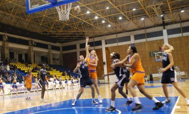 CSM Bucureşti, învinsă de lider