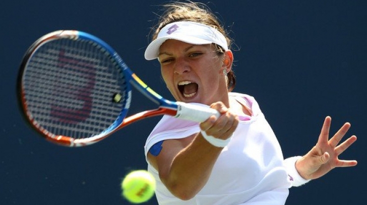 Halep merge în turul doi la Nurnberg, Cadanțu eliminată