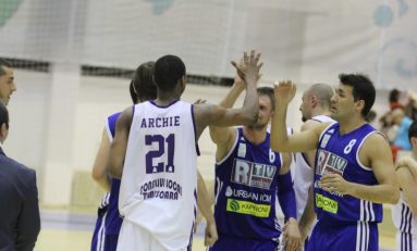 Timișorenii și ploieștenii, duble victorii, în semifinale