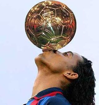 Ronaldinho, jucatorul deceniului!