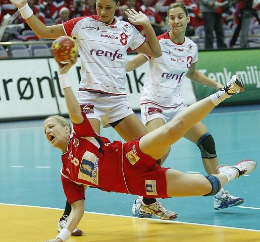 România s-a calificat în semifinalele Campionatului European de handbal feminin