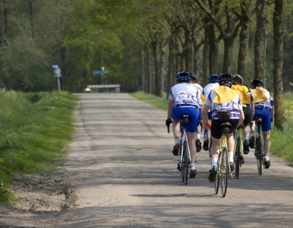 Federaţia Română de Ciclism şi Triatlon şi-a premiat cei mai buni sportivi în 2010