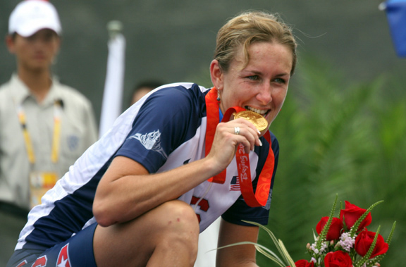 Al doilea aur pentru ciclista americană Armstrong