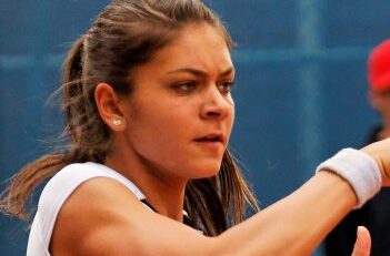 Mitu, în sferturi la Eilat