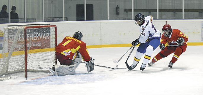 Patinoarul “Mihai Flamaropol” rămâne în funcţiune