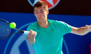 Bernard Tomic, victorios la Sydney