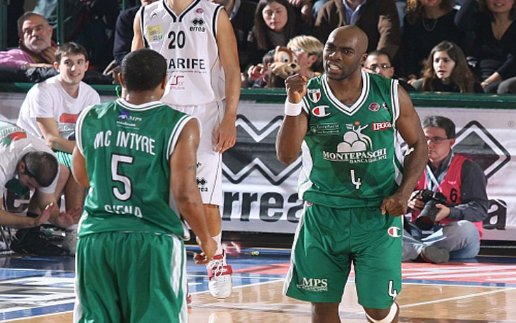 Montepaschi învinge pe terenul deținătoarei Euroligii