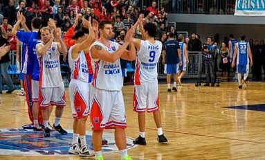 Orădenii defilează în campionat