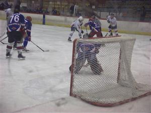 Steaua a obţinut şase puncte la hochei în disputa cu Sportul Studenţesc