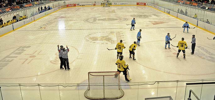 Corona Fenestela – Sport Club 1-4 în finala de la hochei