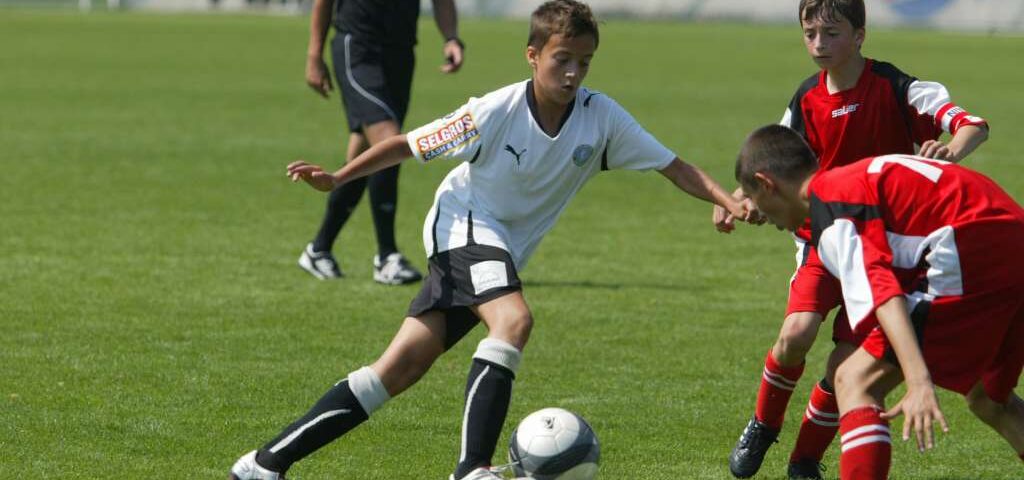 Cupa “Hagi-Danone”, la Ploieşti şi Arad