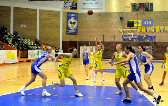 Derby, câștigat la pas de arădence