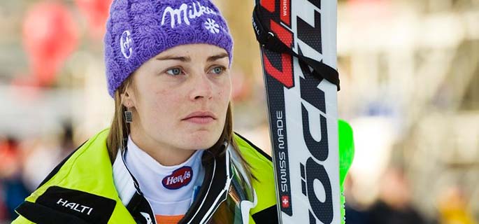 Tina Maze, aur mondial la Super G. Lindsey Vonn se accidentează grav