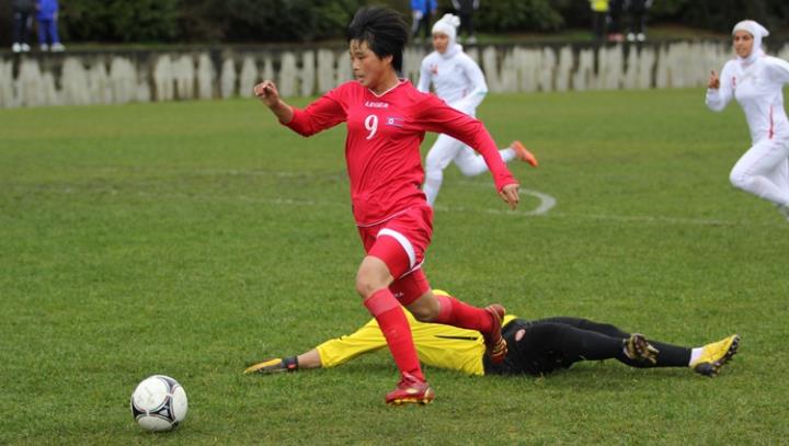 Fotbalistele în sferturi la Soci