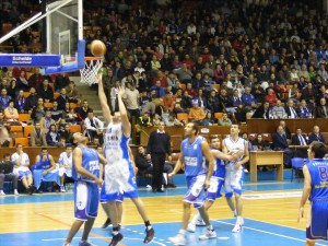 BC Mureș câștigă sezonul regulat, dominat până acum de CSM Oradea