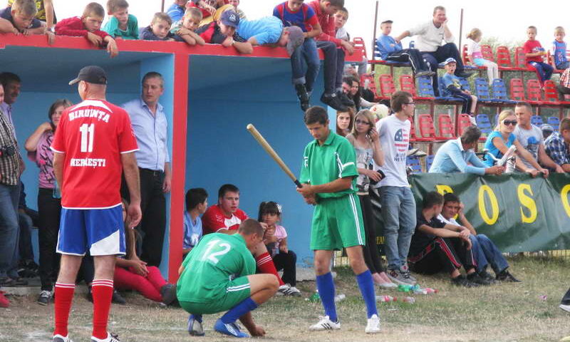 Juniorii îşi dispută supremaţia la Campionatele Naţionale de oină