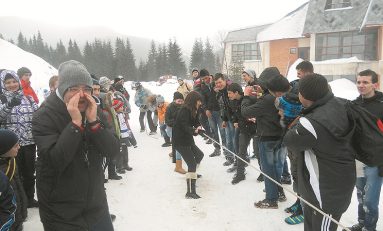 "Serbările Zăpezii 2013", joacă de la săniuţe până la rugby-tag